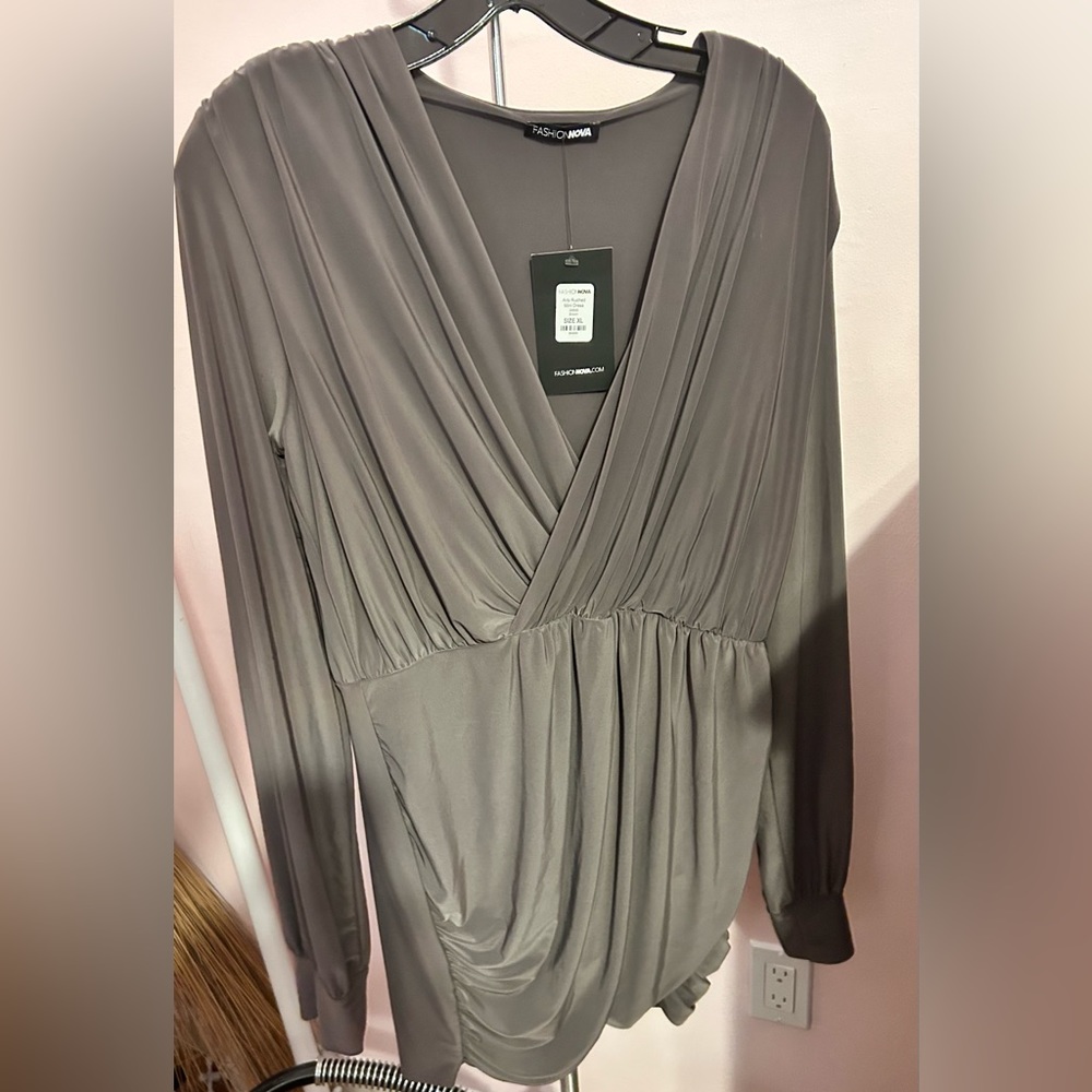 Beautiful dress by fashion nova